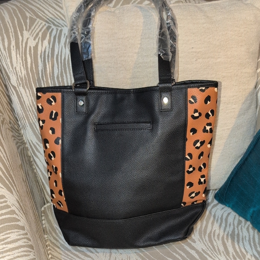 Chic Black and Leopard vegan Leather Print Tote Bag
